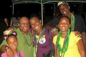 l-r_Jada_K_to_Shirre_Lanay__Reuben_USF_Homecoming_Parade_10-2008__2_300x200